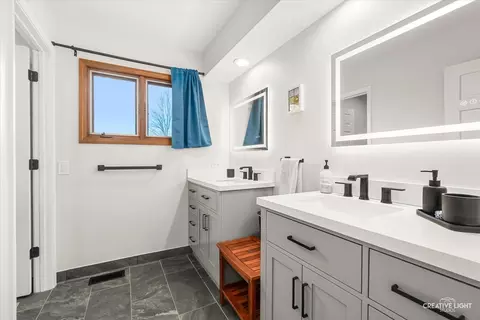 Bath - 1255 E Bailey Rd, Naperville, IL 60565 photo 4 of 4