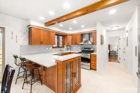 Kitchen - 1255 E Bailey Rd, Naperville, IL 60565 photo 1 of 3