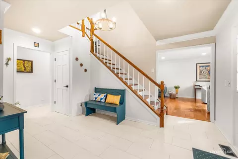 Entry Way - 1255 E Bailey Rd, Naperville, IL 60565 photo 1 of 2