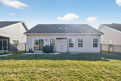 Exterior - 3656 Reddington Cir, Elgin, IL 60124 photo 4 of 6