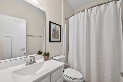 Bath - 3656 Reddington Cir, Elgin, IL 60124 photo 3 of 3