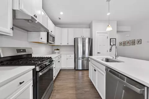 Kitchen - 3656 Reddington Cir, Elgin, IL 60124 photo 3 of 5