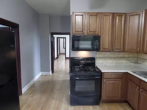 2836 E 84th St, Chicago, IL 60617 photo 3