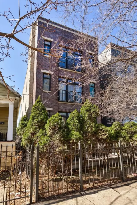 2846 N Damen Ave #1, Chicago, IL 60618