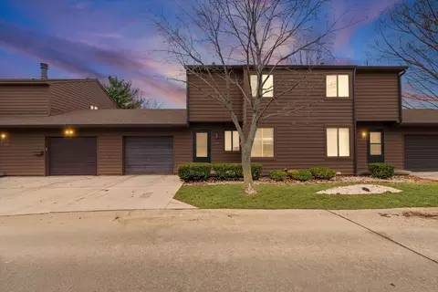 2111 Sunview Dr #2111, Champaign, IL 61821
