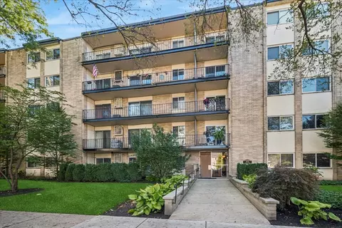 828 Oakton St #3F, Evanston, IL 60202
