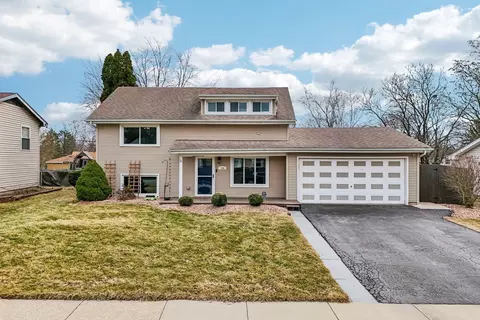 108 Davis Ct, Bolingbrook, IL 60440
