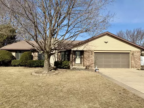 1131 Briar Ct, Ottawa, IL 61350