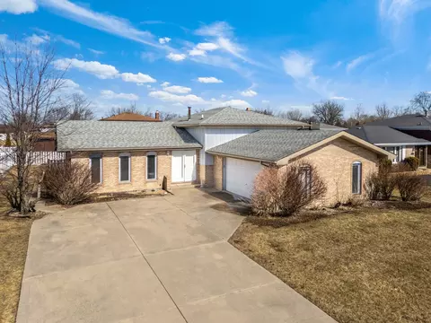 1173 Robert Ln, Crete, IL 60417