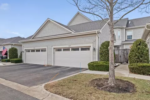 2137 Dauntless Dr, Glenview, IL 60026 photo 4