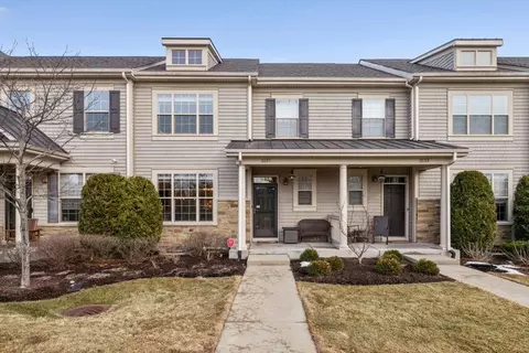 2137 Dauntless Dr, Glenview, IL 60026 photo 2