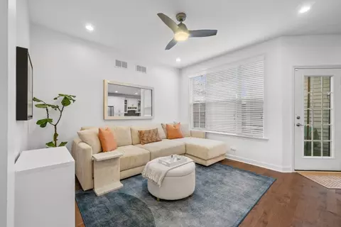 2137 Dauntless Dr, Glenview, IL 60026 photo 8