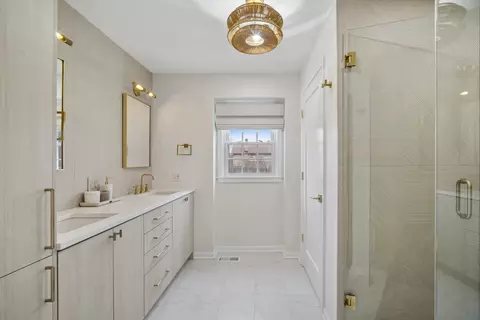 Bath - 3626 Radcliffe Dr, Northbrook, IL 60062 photo 2 of 6
