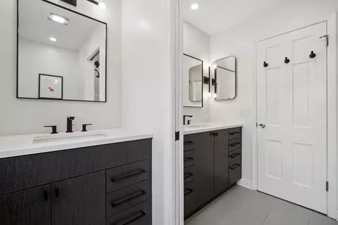 Bath - 3626 Radcliffe Dr, Northbrook, IL 60062 photo 5 of 6