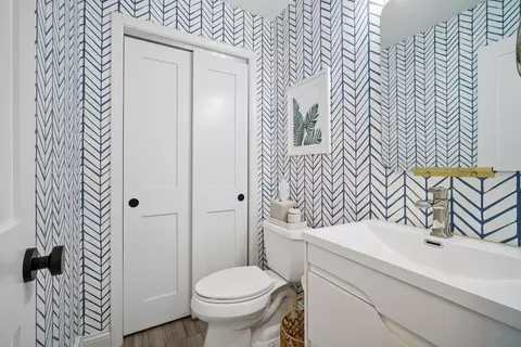 Bath - 3626 Radcliffe Dr, Northbrook, IL 60062 photo 1 of 6