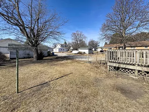 Exterior - 108 S Yates St, Alpha, IL 61413 photo 2 of 3