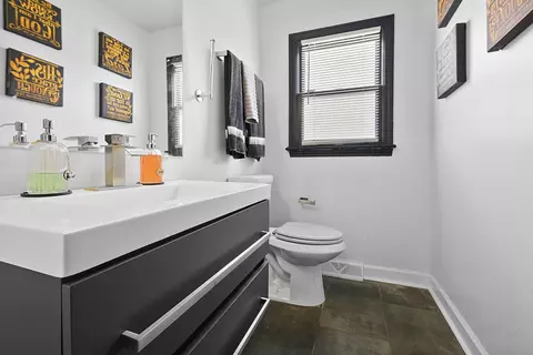 Bath - 2509 207th St, Olympia Fields, IL 60461 photo 1 of 4
