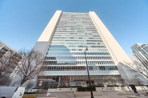 500 W Superior St #2704, Chicago, IL 60654
