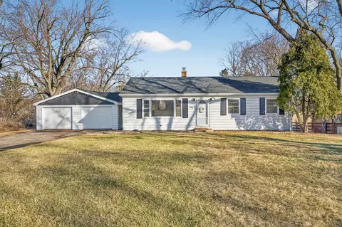 582 Hitchcock Ave, Lisle, IL 60532