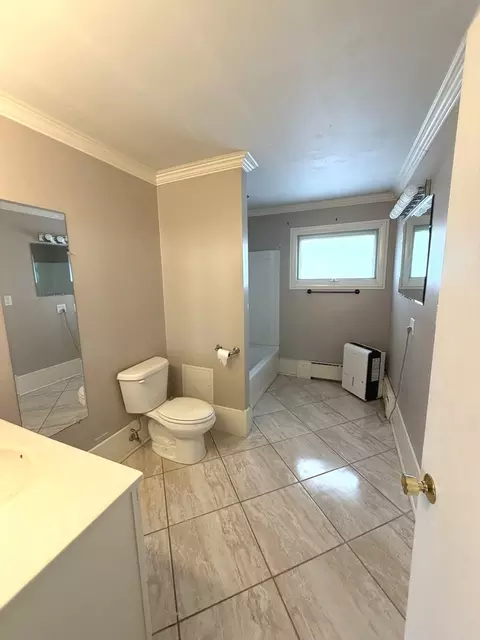Bath - 401 North St, Mazon, IL 60444 photo 1 of 3