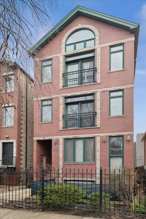 1031 N Mozart St #2, Chicago, IL 60622