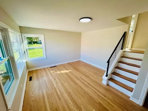 Living - 768 N Rohde Ave, Hillside, IL 60162 photo 1 of 2