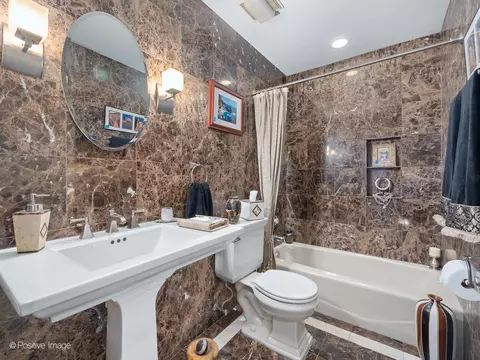 Bath - Undisclosed, Darien, IL 60561 photo 1 of 4