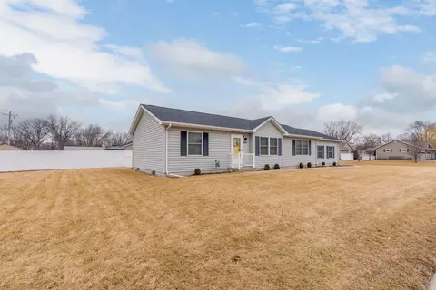 1005 17th Ave, Silvis, IL 61282 photo 3