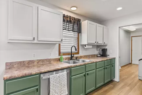 1005 17th Ave, Silvis, IL 61282 photo 10