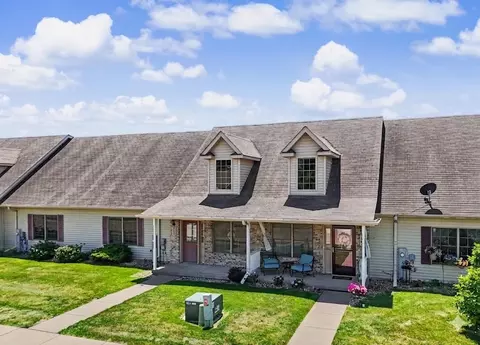 305 Walker Way, Blue Grass, IA 52726