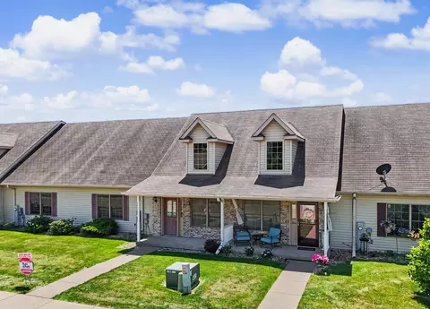 305 Walker Way, Blue Grass, IA 52726