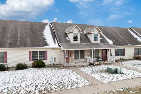 305 Walker Way, Blue Grass, IA 52726