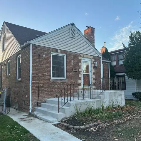 9304 S Utica Ave, Evergreen Park, IL 60805