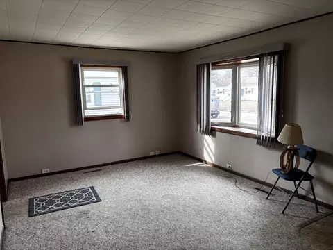 Living - 215 Cedar St, Morrison, IL 61270 photo 2 of 2