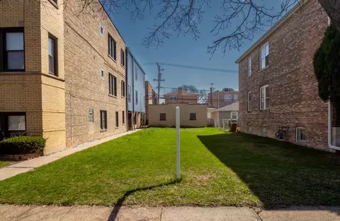 1805 Elmwood Ave, Berwyn, IL 60402