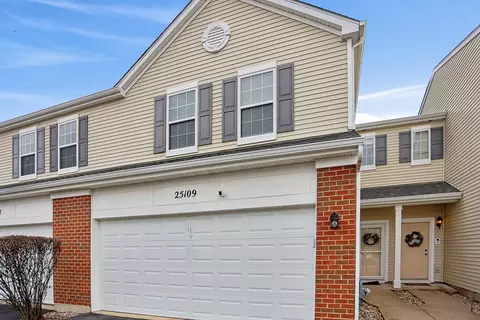 25109 Clare Cir, Manhattan, IL 60442