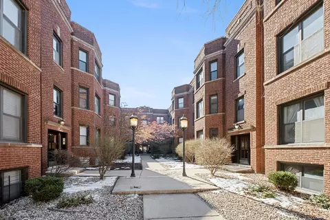 909 W Cornelia Ave #2S, Chicago, IL 60657