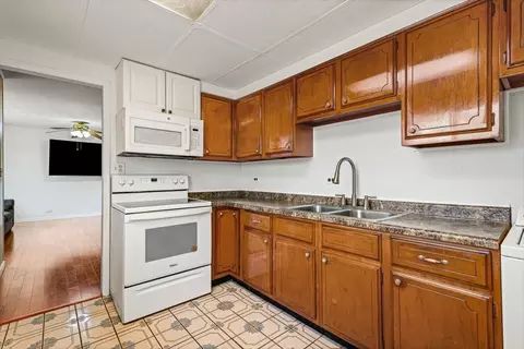 Kitchen - 88 W Wayne Pl, Wheeling, IL 60090 photo 1 of 1