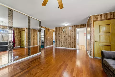 Living - 88 W Wayne Pl, Wheeling, IL 60090 photo 2 of 2