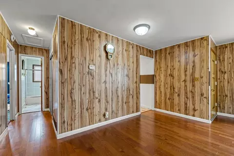 Entry Way - 88 W Wayne Pl, Wheeling, IL 60090 photo 1 of 1