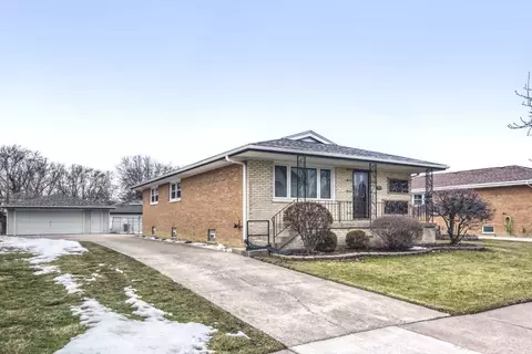 9004 Meade Ave, Oak Lawn, IL 60453