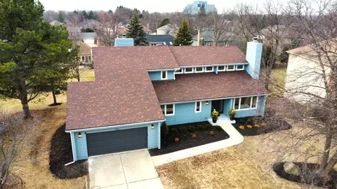 541 Braemar Ave, Naperville, IL 60563