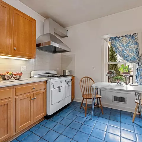 2500 Thayer St, Evanston, IL 60201 photo 14