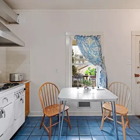 2500 Thayer St, Evanston, IL 60201 photo 13