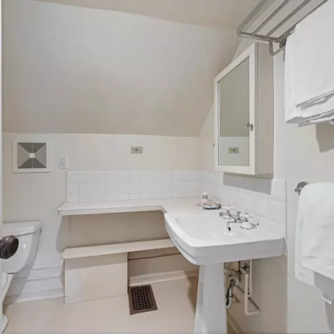 2500 Thayer St, Evanston, IL 60201 photo 24