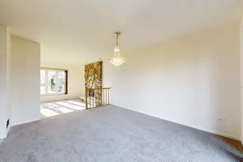 Living - 3820 Kiess Dr, Glenview, IL 60025 photo 5 of 12