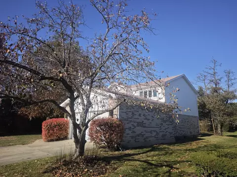 Exterior - 3820 Kiess Dr, Glenview, IL 60025 photo 2 of 7