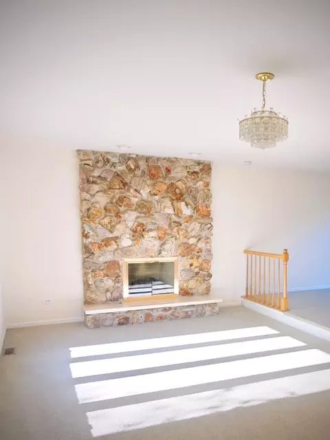 Living - 3820 Kiess Dr, Glenview, IL 60025 photo 3 of 12