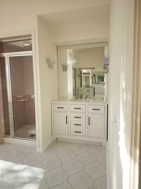 Bath - 3820 Kiess Dr, Glenview, IL 60025 photo 4 of 5