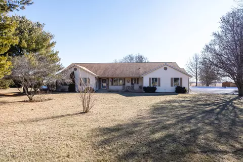 1476 County Road 2500 E, Ogden, IL 61859